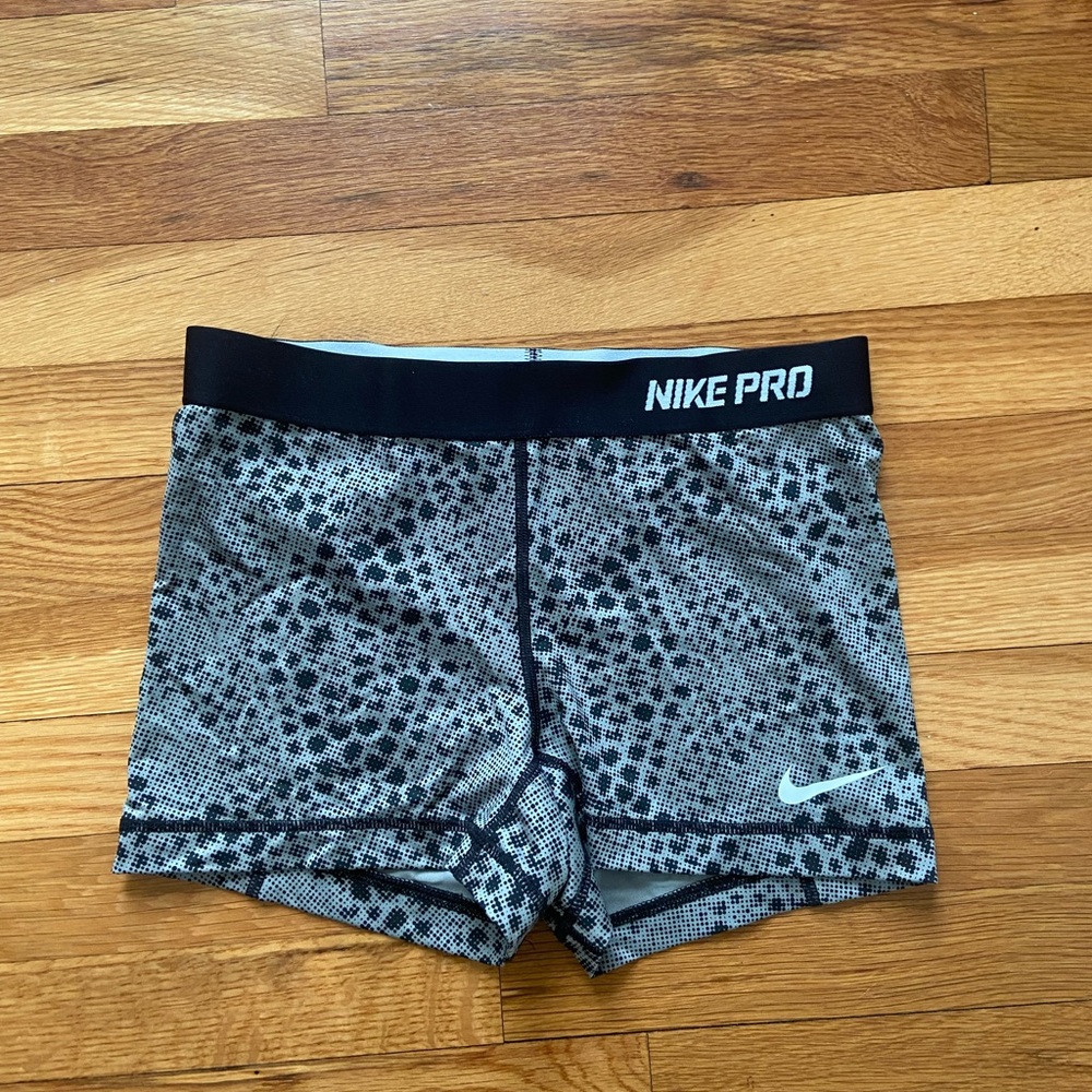 NIKE Pro Size M Compression Shorts